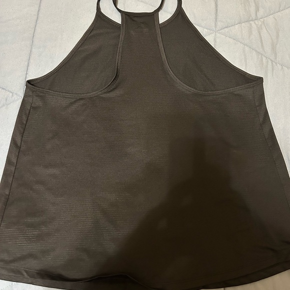 Old Navy Active Tank Bundle - Picture 3 of 5